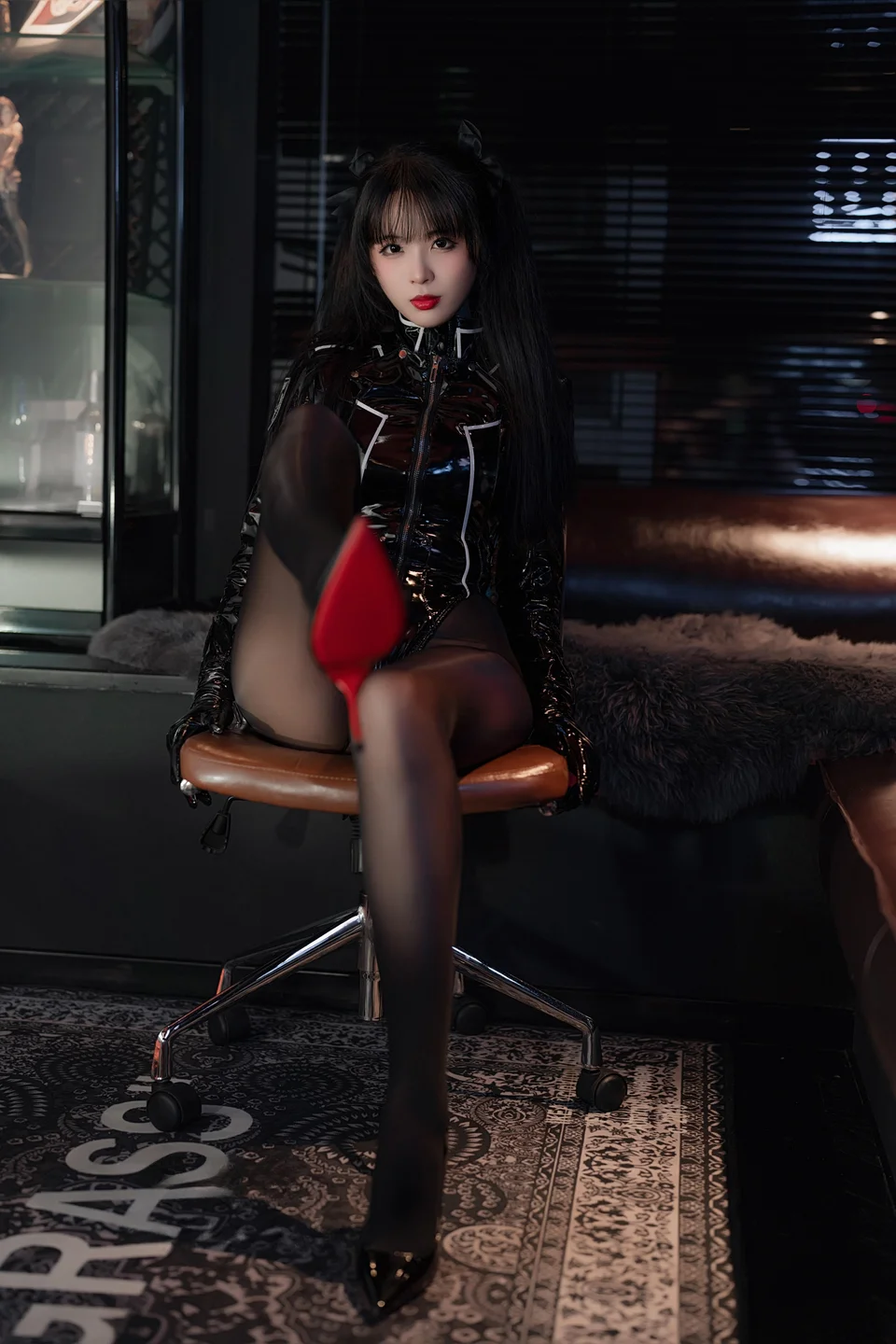 轩萧学姐 - No.080 黑丝通讯官 [60P-287MB] tg@simisebaisi 【丝足阁】060.webp